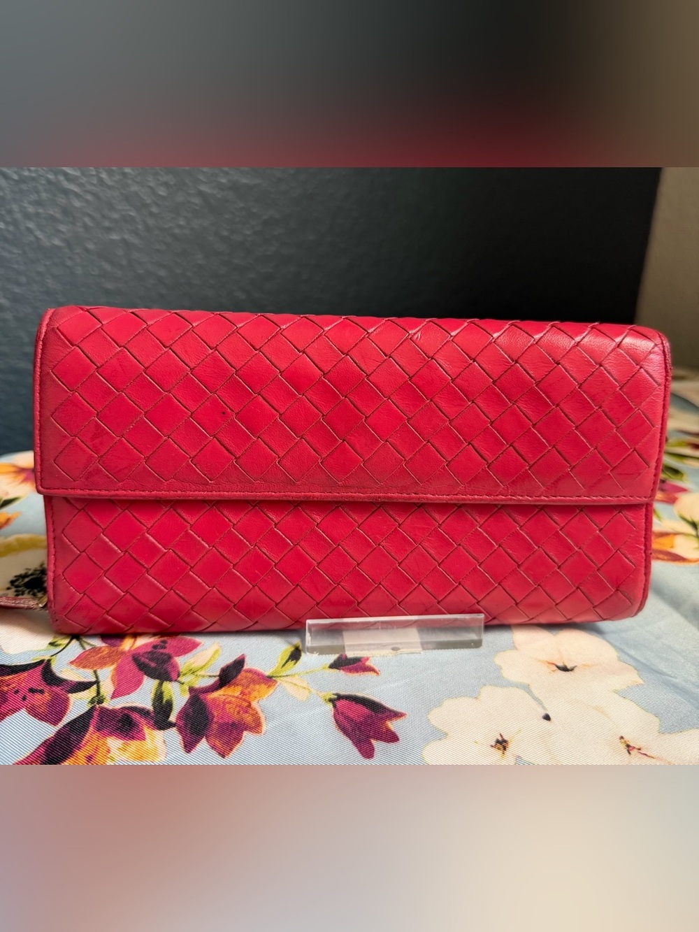 Bottega Venneta intrecciato wallet red.